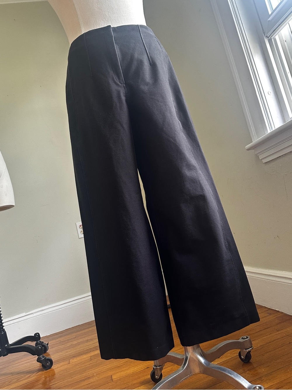lululemon athletica Black Cropped Utilitech twill mid-rise trouser
